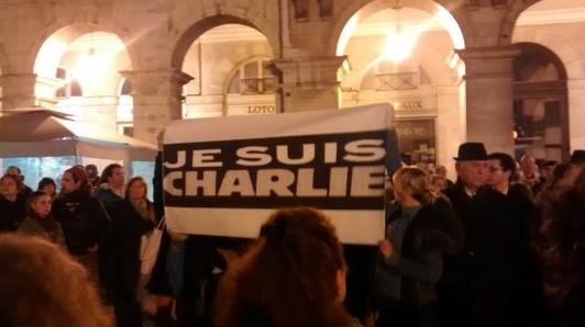 Rassemblement en soutien aux victimes de Charlie Hebdo (Justine Giraudel)