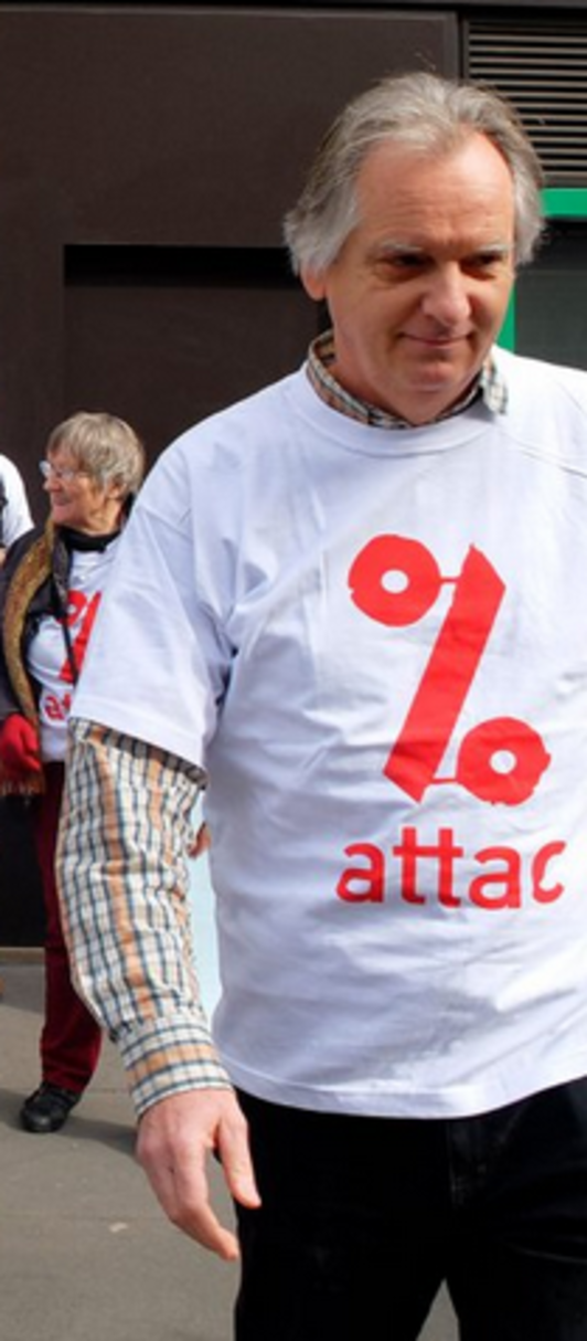 Thomas Coutrot, durant l'action contre la banque BNP Paribas (©Attac France)