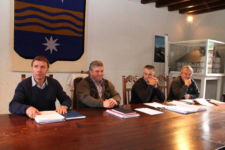 Les quatre maires ont donné une conférence de presse suite à la réunion avec le préfet et la direction de la Poste (©Aurore Lucas)