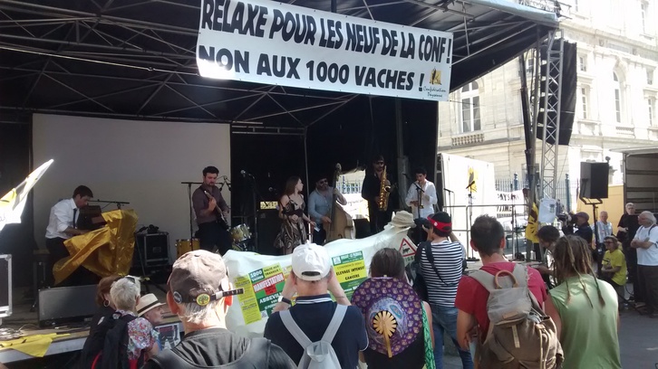Jim Murple Memorial en concert de soutien lors du procès en appel des militants de la Confédération paysanne à Amiens le 17 juin 2015.