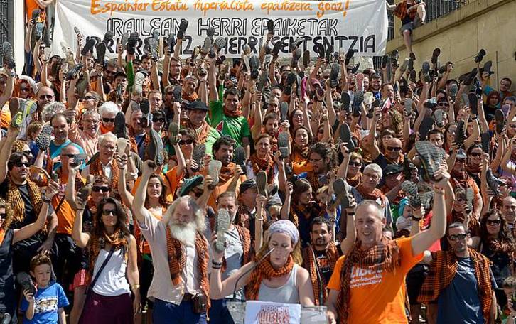 Une manifestation en soutien à Askapena à Gasteiz. (Argazki Press)  