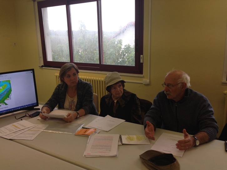 Les membres de l'UDE, Antoinette Trébuchet au centre, souhaitent concilier respect de l'environnement et du patrimoine. ©DR
