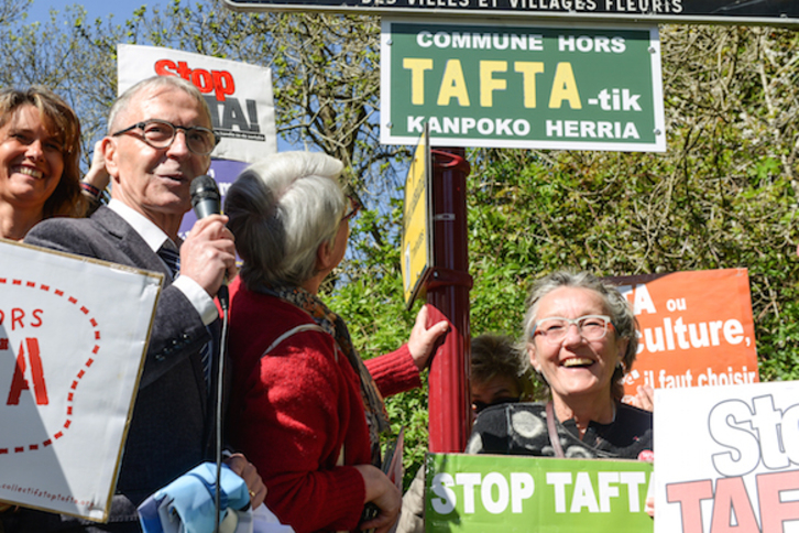 STOP TAFTA 64 appelle au rassemblement à Hendaye. ©Bob EDME