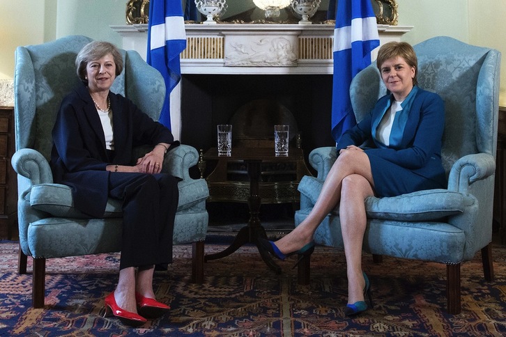 Le bras de fer entre Theresa May y Nicola Sturgeon se terminera-t-il par un référendum sur l'indépendance de l'Ecosse ? ©James GLOSSOP / AFP