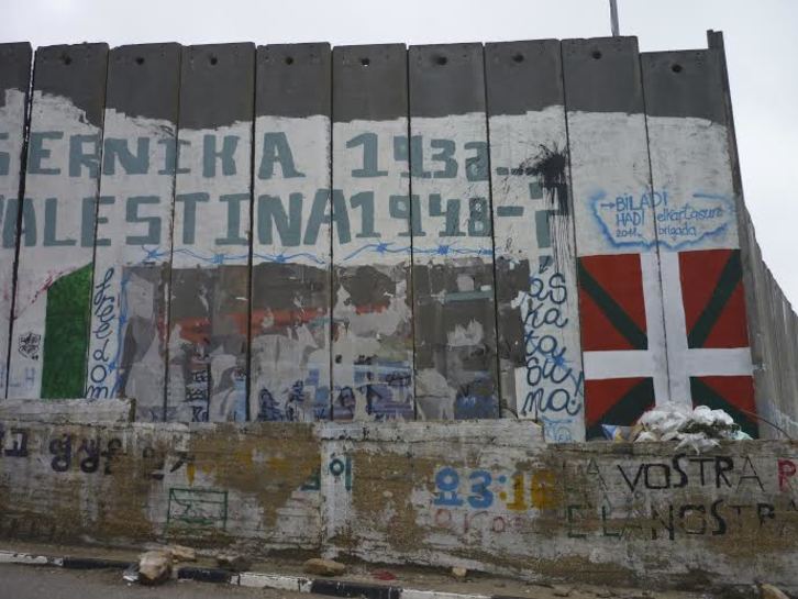 La construction du mur de séparation par Israël a débuté en 2002. 