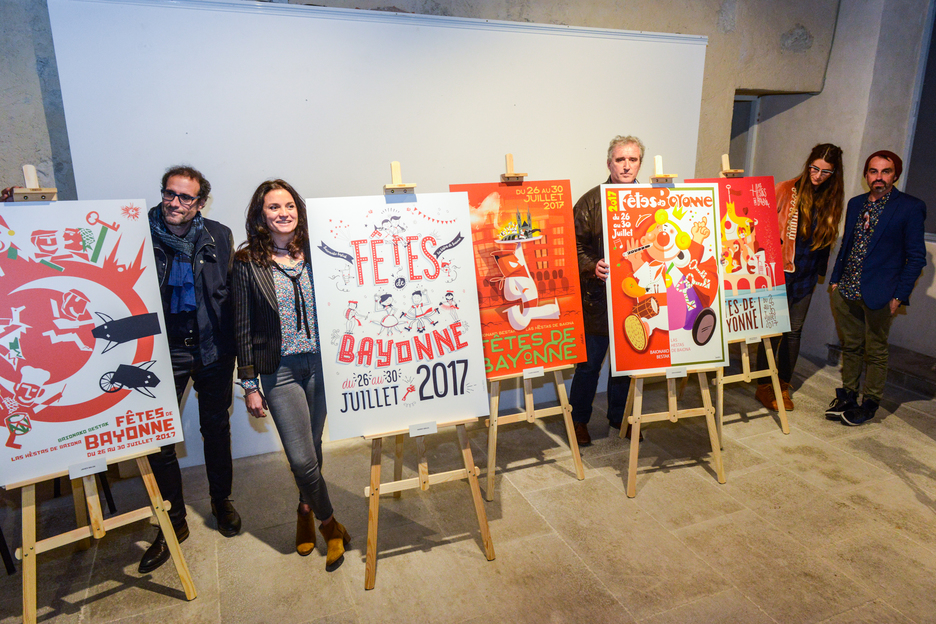 Les auteurs des cinq affiches candidates ont présenté leur travail à Bayonne. ©Bob EDME