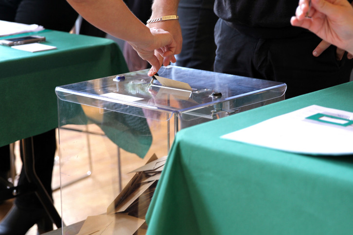 Au Pays Basque aussi, ça vote. Comme ici, dans un des bureaux de vote de Bayonne. ©Aurore LUCAS