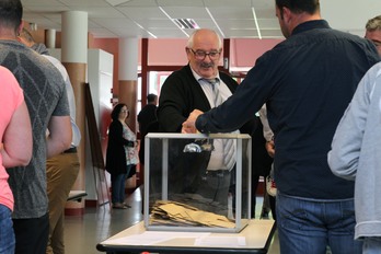 Un bureau de vote à Villefranque © Aurore Lucas