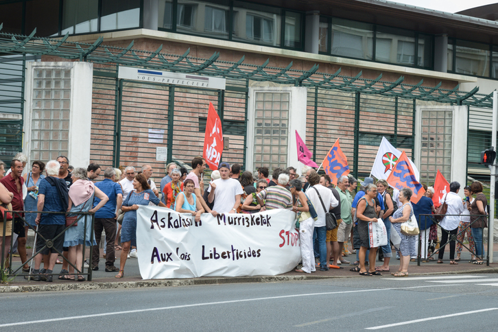 Lors du rassemblement, les manifestants ont fait part de leurs vives inquiétudes quant au nouveau projet de loi. ©Isabelle Miquelestorena