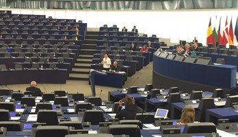 Pleno del Parlamento Europeo que ha aprobado un informe en el que se rechaza el alejamiento de los presos. (@Josu_Juaristi)