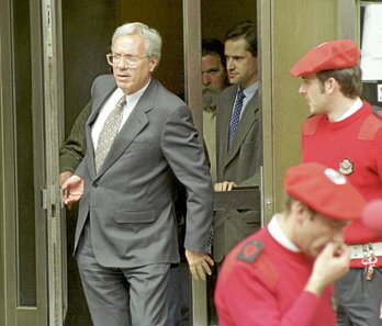Barrionuevo, en 1999 en el Juzgado de Donostia por la muerte a tiros de Lutxi Urigoiti.