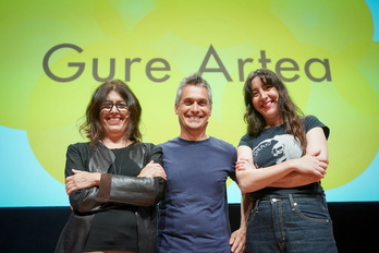 Susana Talayero (à gauche) a exposé “Meteora” à la galerie Carreras Mugica, à Bilbo, début 2024.