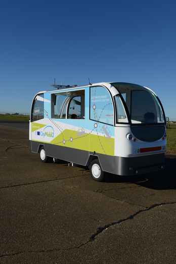 Le bus sans chaufeur, une innovation réalisée à Izarbel.