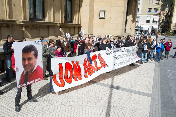Un rassemblement de huit heures a eu lieu sur le Boulevard, en soutien à Jon Anza. © Argazki Press