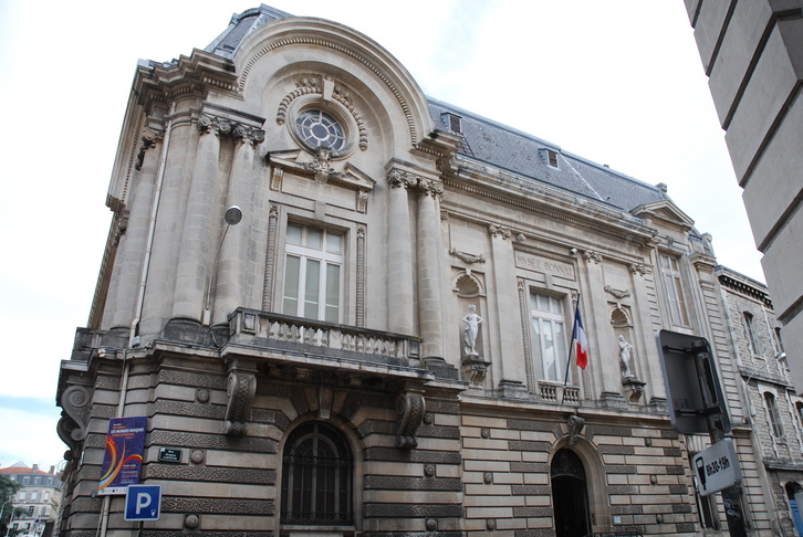 Aux dernières nouvelles, la réouverture du musée Bonnat-Helleu est prévue pour 2020. 