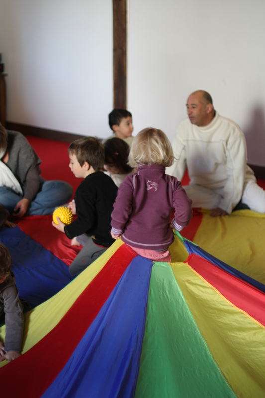 L'association propose aussi un atelier où se retrouvent parents et enfants. © Oreka