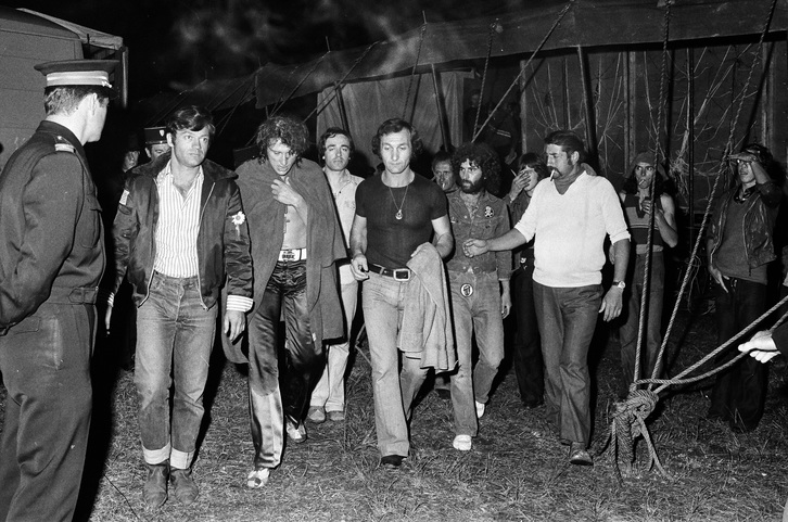 Johnny Hallyday, en 1979, à la fin d'un concert donné dans les remparts de Mousserolles, à Bayonne. ©Daniel VELEZ