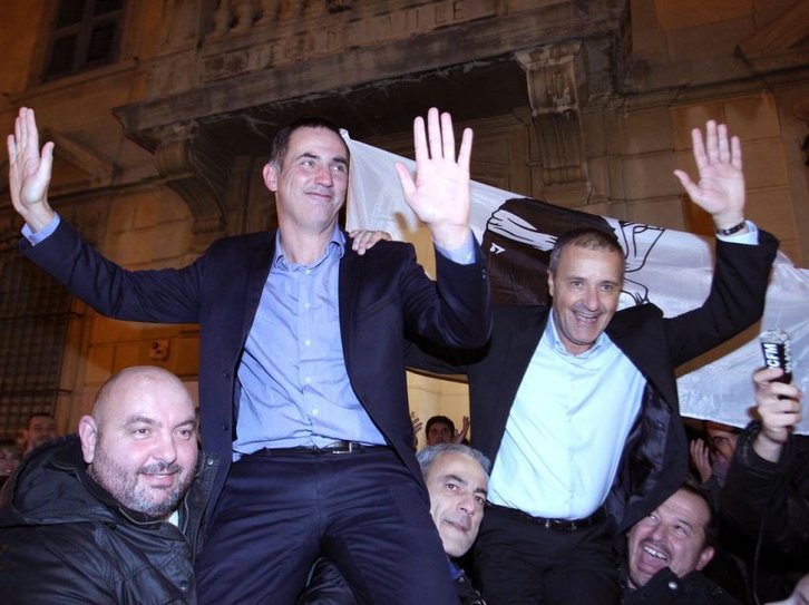 Gilles Simeoni et Jean-Guy Talamoni, les deux leaders de la coalition Pè a Corsica, lors du dépouillement. @RetPS