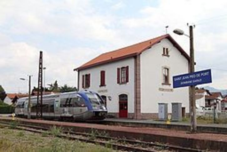 La gare de Saint-Jean-Pied-de-Port est au centre d'une bataille entre SNCF et riverains. © Wikipedia commons