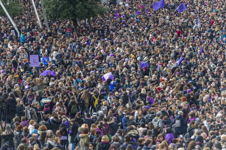 Des milliers de femmes manifestaient dans les rues de Gasteiz le 8 mars 2018. (Juanan RUIZ/FOKU)