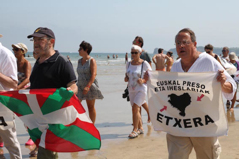 Etxerat a rappelé "le large et solide consensus" existant au Pays Basque autour de ce qui a été défini comme l’agenda urgent de résolution. ©Aurore Lucas
