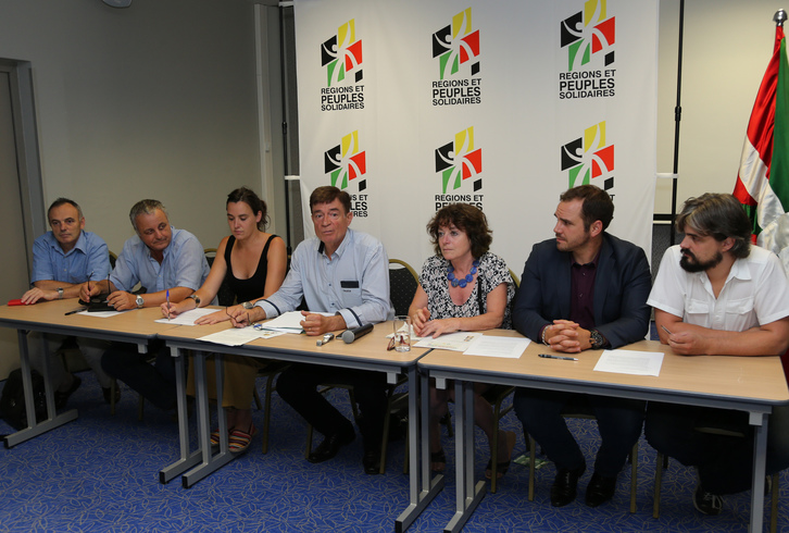  François Alfonsi (2ème à partir de la gauche) était présent à Bayonne lors de l'Université d'été de Régions et Peuples Solidaires en août 2018. © Bob EDME