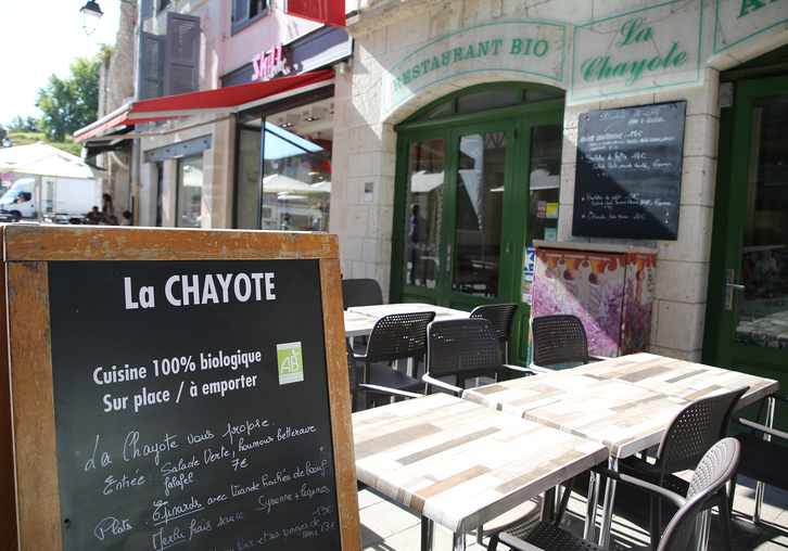 Le restaurant La Chayote propose des spécialités syriennes à base de produits bio. © Bob EDME