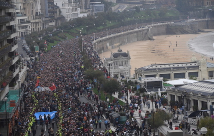 Près de 37 000 personnes ont défilé cet après-midi à Donostia. © Jon Urbe/FOKU