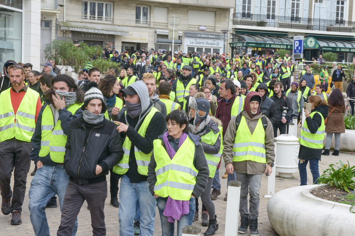 Au Pays Basque les rassemblements des Gilets jaunes ont souvent eu lieu à Biarritz. © Isabelle Miquelestorena