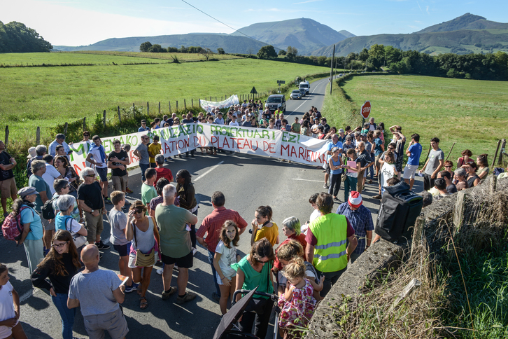 A Cambo-les-Bains, une mobilisation pour sauver les terres agricoles