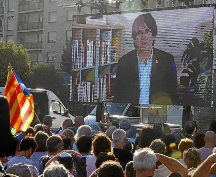 Manifestation de Gure Esku Dago en soutien au peuple catalan. © Foku / G. ARANBURU