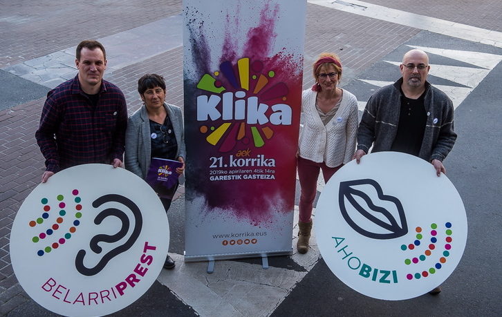 La Korrika 2019 reprend les thèmes d'Euskaraldia en invitant les ahobizi et les belarriprest à participer. (Luis JAUREGIALTZO / FOKU)