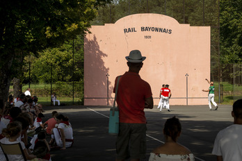 Des parties de pelote ont aussi été organisées au Rail Bayonnais. © Guillaume Fauveau