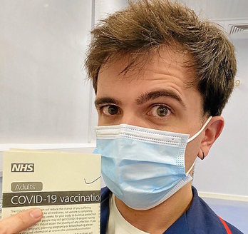 Iñaki Elizondo exerce son métier d'infirmier à Londres depuis six ans. © DR
