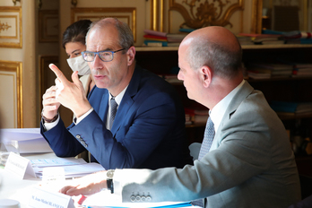 Le député Yannick Kerlogot, aux côtés du ministre de l'Education Jean-Michel Blanquer. (DR)