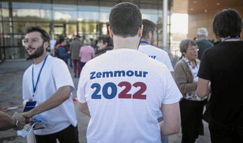 Des militants lors de la venue d’É. Zemmour à Biarritz en octobre dernier.