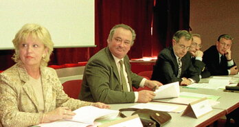 Michel Inchauspé occupe entre autres le siège d’élu au Conseil général des Pyrénées-Atlantiques, et de député des Pyrénées-Atlantiques.