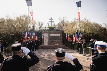 Dimanche 27 mars, devant le monument aux Morts de Biarritz.