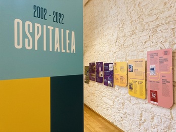 Une frise d'envergure permet de retracer 20 ans d'expositions à Ospitalea.
