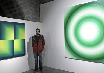 Mathieu Piffeteau travaille avec les artistes de l’atelier 53 Biarritz.