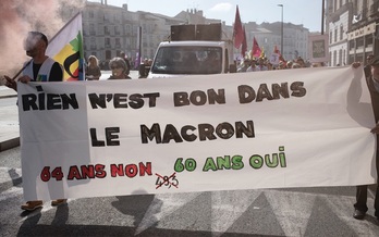 L'intersyndicale a annoncé quelque 15 000 manifestants à l'arrivée du cortège au rond-point Saint-Léon.