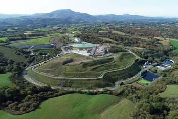 I-Ener ambitionne d’ici 2030 de créer un circuit-court de l’énergie territorial à l’échelle du Pays Basque nord, en produisant 100% de l’énergie vendue par ENARGIA, le fournisseur d’électricité verte au Pays Basque.