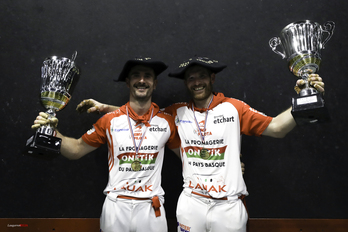 Eñaut Echeverria et Battitt Ducassou, après leur victoire aux Masters de Bayonne.